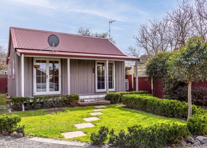  at 99 Fox Street, Featherston