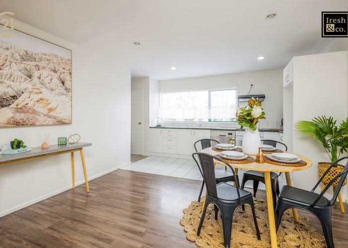  at 2/1 Briar Way, New Lynn, Auckland