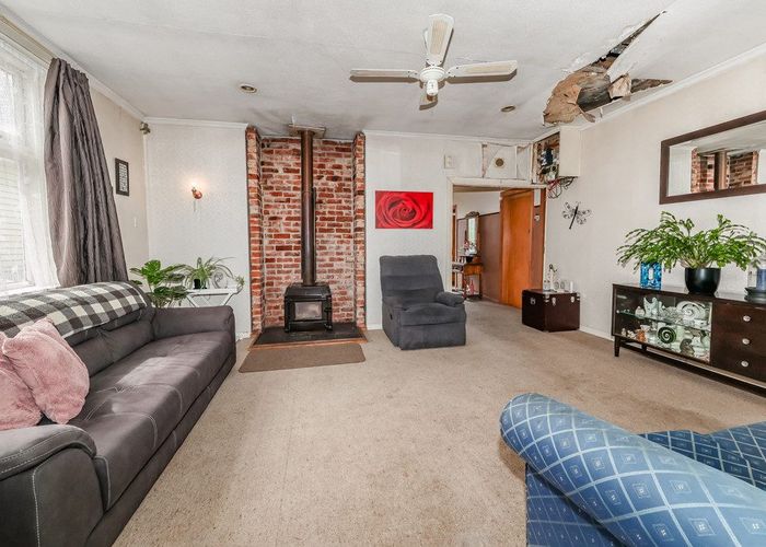  at 12 Kings Avenue, Saint Kilda, Dunedin, Otago