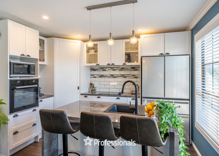  at 33 Fenchurch Grove, Stokes Valley, Lower Hutt, Wellington