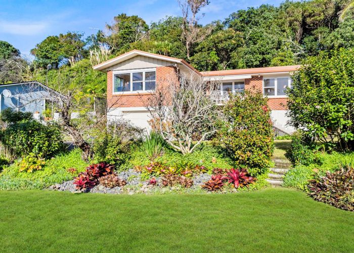  at 7 Luke Place, Eastern Beach, Auckland