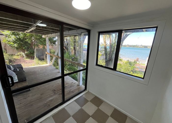  at 19 Ferry Parade, Herald Island, Waitakere City, Auckland