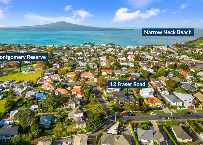  at 2/12 Fraser Road, Narrow Neck, Auckland
