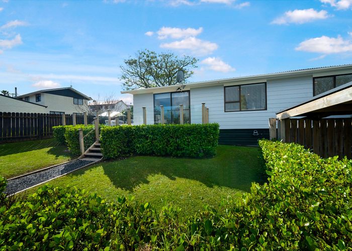  at 1/14 Moxham Grove, Massey, Auckland