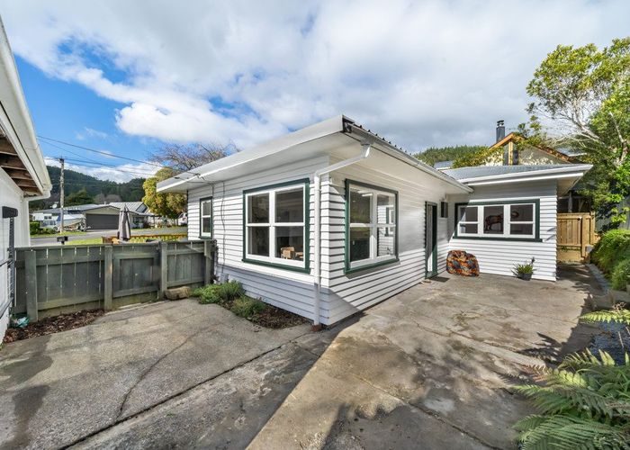  at 20 Jocelyn Crescent, Pinehaven, Upper Hutt, Wellington