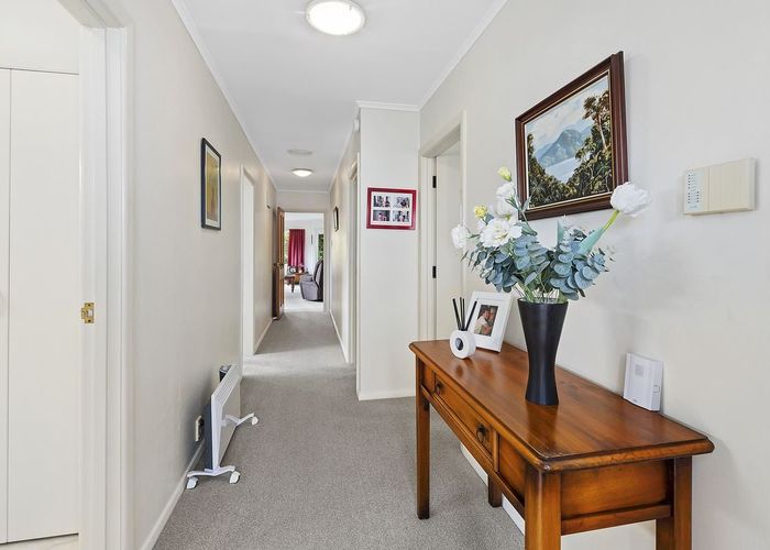  at 9 Hampton Hill Road, Tawa, Wellington