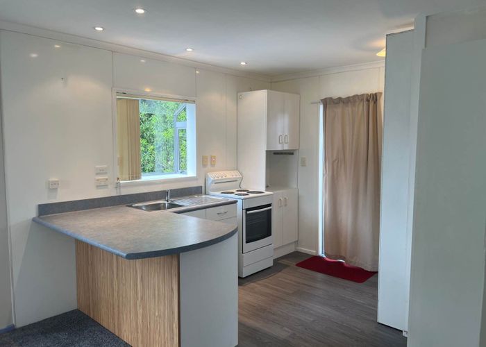  at 37a Hereford Street, Te Atatu Peninsula, Waitakere City, Auckland