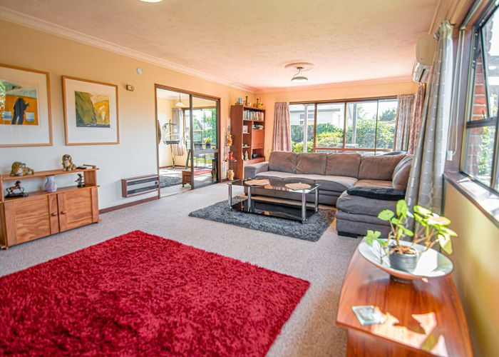  at 2/189 Highsted Road, Casebrook, Christchurch