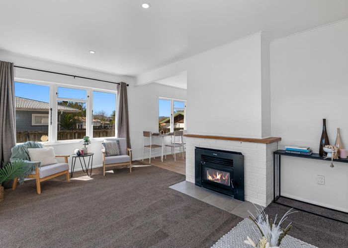  at 8 Fairview Road, Western Heights, Rotorua