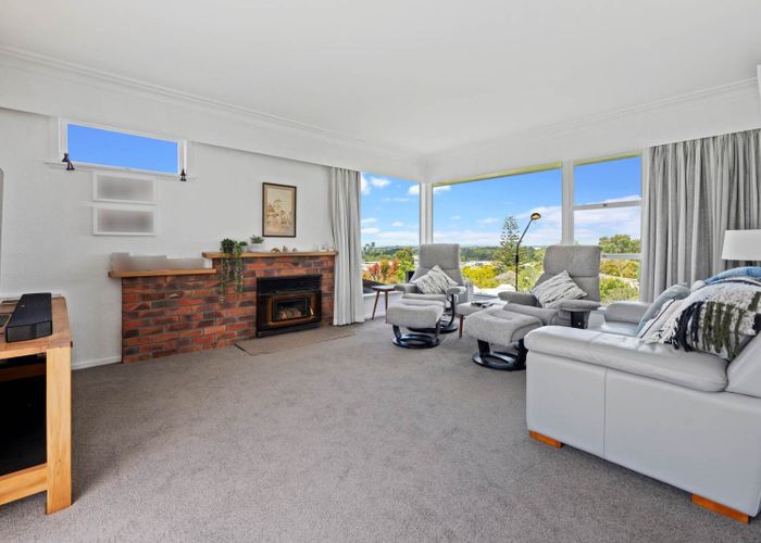  at 11 Marcel Place, Glenfield, Auckland
