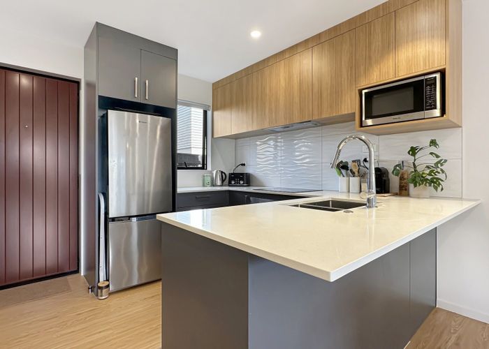  at 4/17 Rewarewa Road, Te Atatu Peninsula, Waitakere City, Auckland