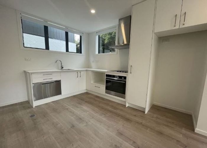  at 15/12 Tawa Road, Te Atatu Peninsula, Waitakere City, Auckland