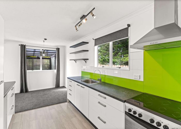  at 2/79 Luanda Drive, Ranui, Auckland