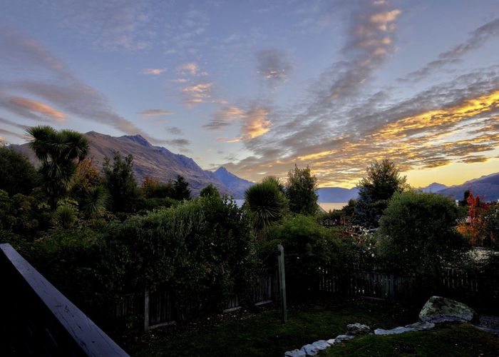  at 11 Cedar Drive, Kelvin Heights, Queenstown
