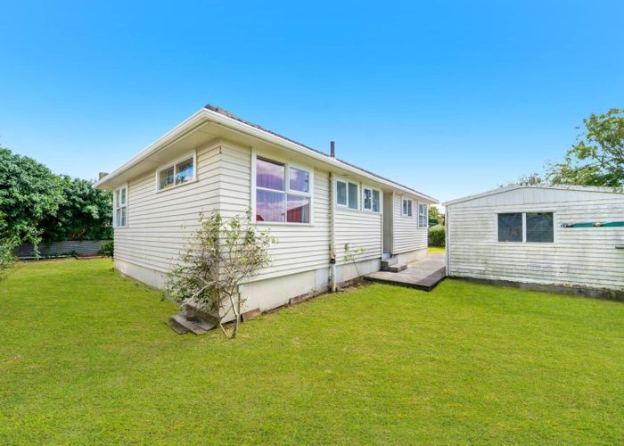  at 2/8 Allen Street, Mangere East, Manukau City, Auckland