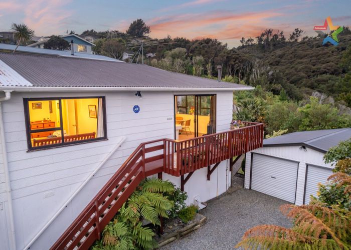  at 2/96 Lord ST, Stokes Valley, Lower Hutt