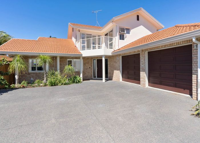  at 14 Margaret Henry Crescent, Oteha, Auckland