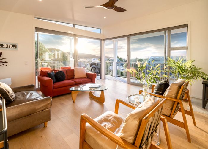  at 6 Pine Ridge Terrace, Waikanae Beach, Kapiti Coast, Wellington