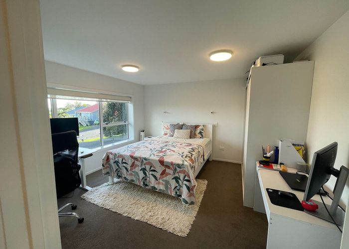  at 1/6 Brunton Place, Glenfield, North Shore City, Auckland