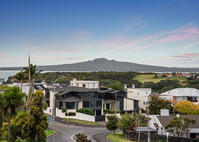  at 2/32 Coates Avenue, Orakei, Auckland