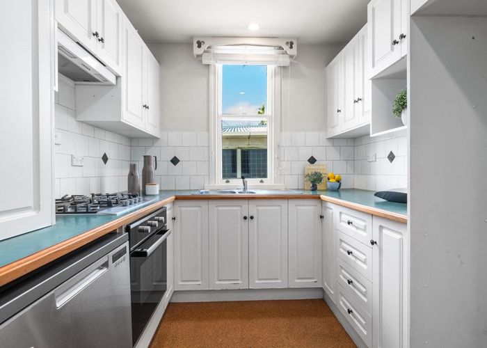  at 10 Wildberry Street, Woolston, Christchurch City, Canterbury