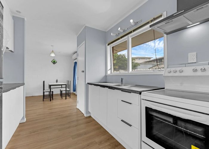  at 4/117 Aranui Road, Mount Wellington, Auckland