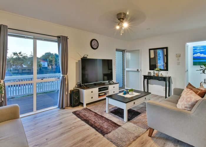  at 18B Etherton Drive, Weymouth, Manukau City, Auckland