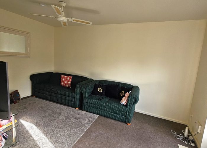  at 1/9 John Jennings Drive, Oteha, Auckland