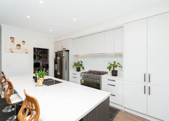  at 24 Helen June Avenue, Flagstaff, Hamilton