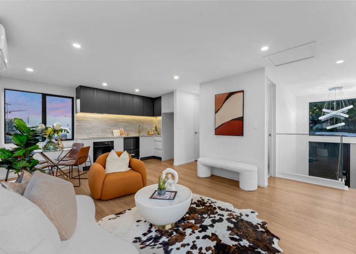  at 21A Knights Road, Rothesay Bay, North Shore City, Auckland