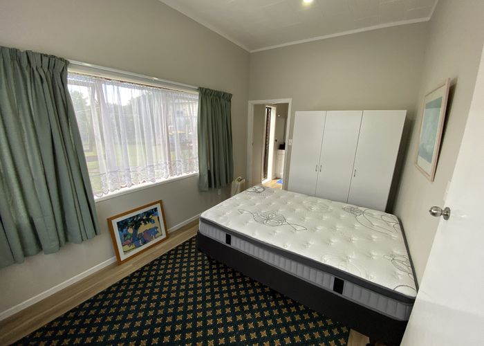  at 32 Nile Road, Kelston, Waitakere City, Auckland