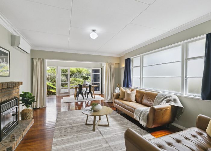  at 20 Hinau Street, Tawa, Wellington