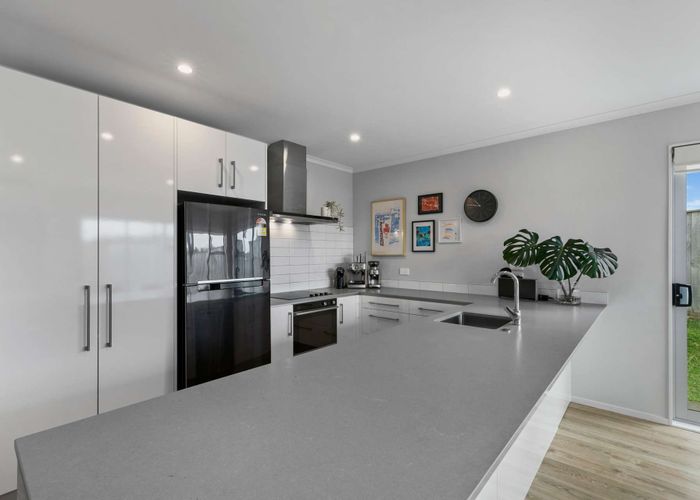  at 30 William Wallbank Crescent, Swanson, Auckland