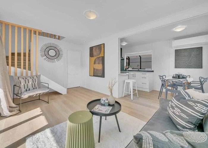  at 2/40 Rosella Road, Mangere East, Manukau City, Auckland