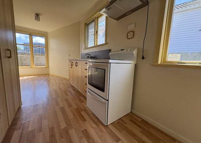  at 14 Wharf Road, Te Atatu Peninsula, Waitakere City, Auckland