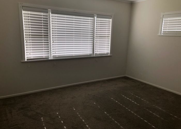  at 12 Albert Road, Kelston, Waitakere City, Auckland