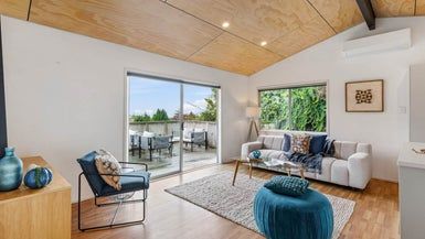  at 1/61 Glamorgan Drive, Torbay, Auckland
