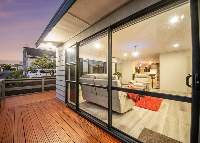  at 2/7 Duke Street, Papakura, Auckland
