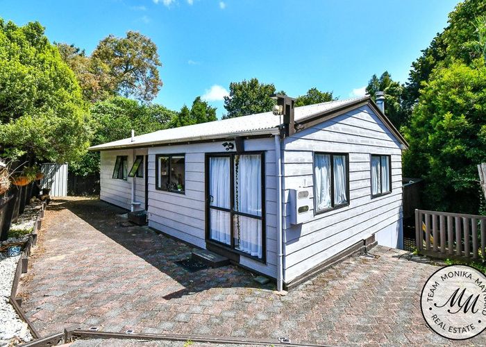  at 40A Kingsclere Place, Goodwood Heights, Manukau City, Auckland