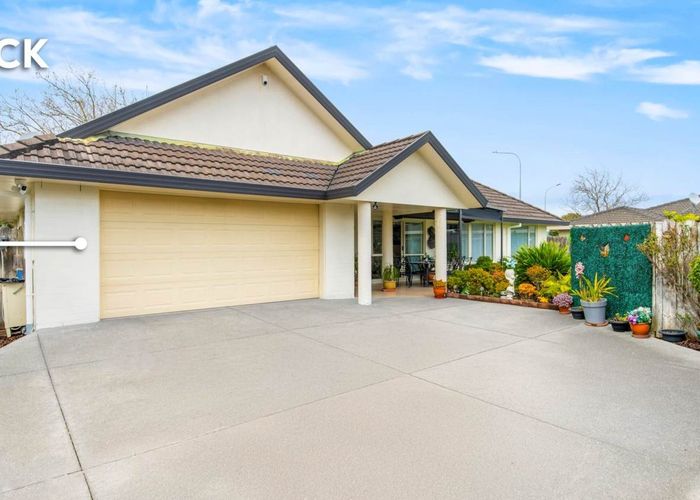  at 1/30 Ambleside Drive, Northpark, Auckland