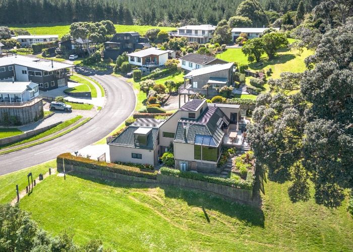  at 118 Bambury Place, Onemana, Whangamatā