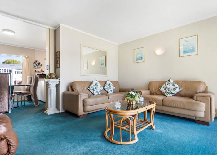  at 1/6 Hemsway Place, Sunnyhills, Manukau City, Auckland