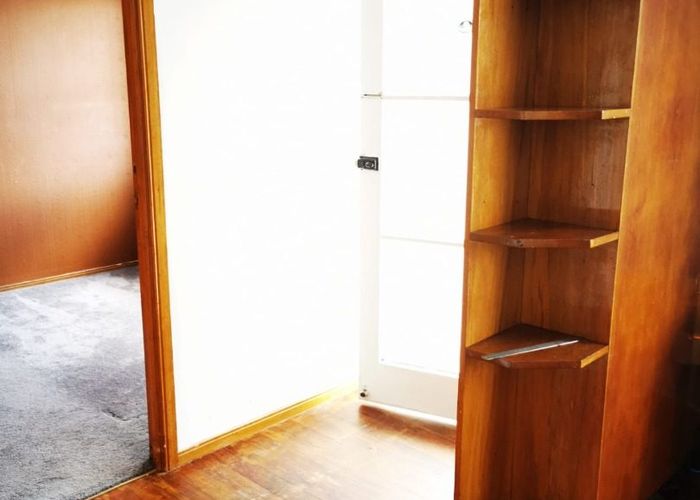  at 2/430 Mount Albert Road, Mount Roskill, Auckland City, Auckland