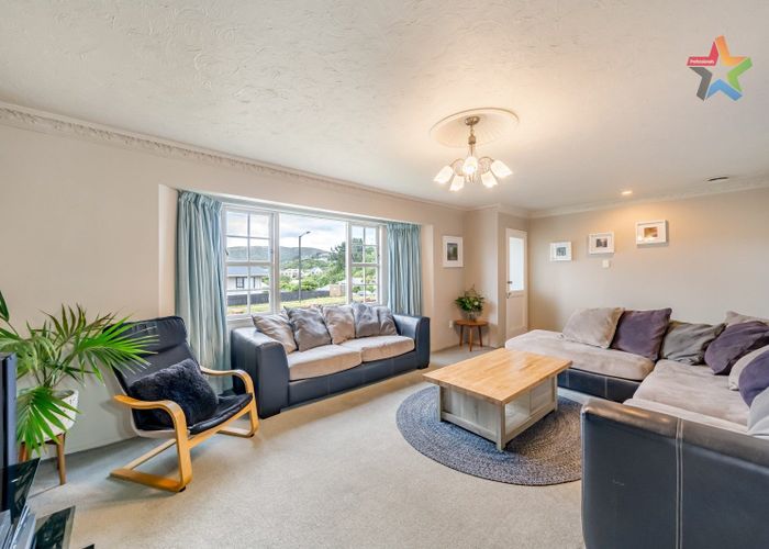  at 32 Invercargill Drive, Kelson, Lower Hutt