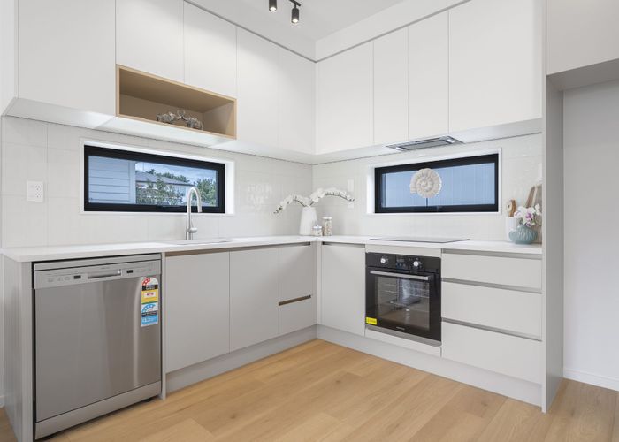  at 2-4/6 McRae Road, Mount Wellington, Auckland City, Auckland