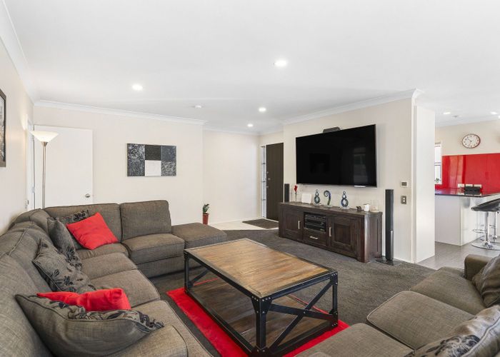  at 2/10 Vireya Court, Goodwood Heights, Manukau City, Auckland