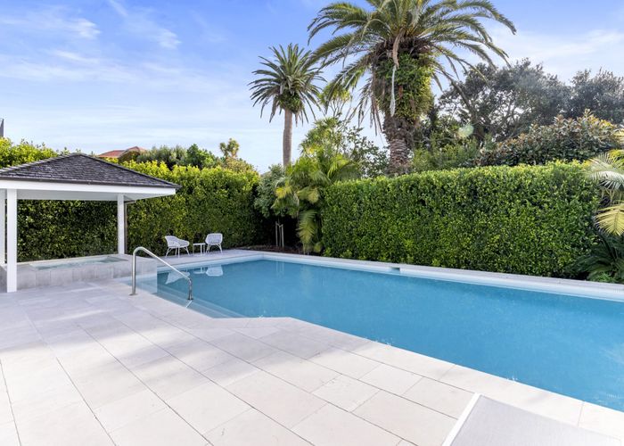  at 39 Codrington Crescent, Mission Bay, Auckland