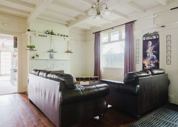  at 374 College Street, Hokowhitu, Palmerston North