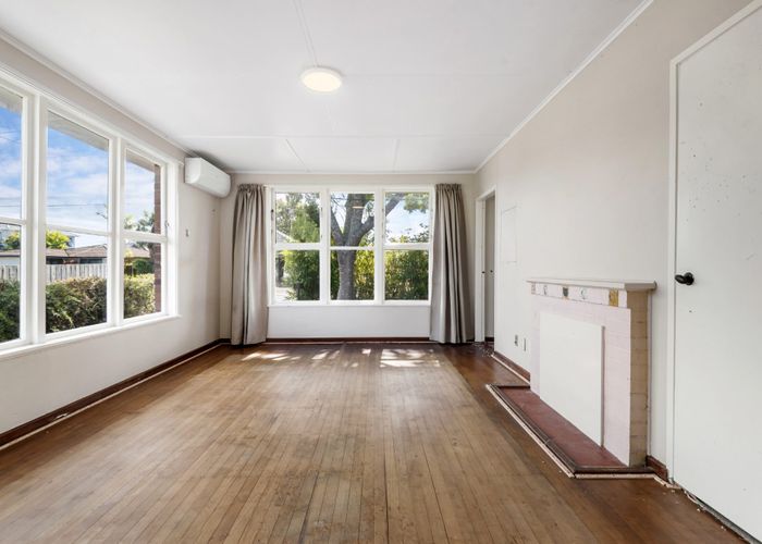  at 59 Roberts Avenue, Bayswater, Auckland