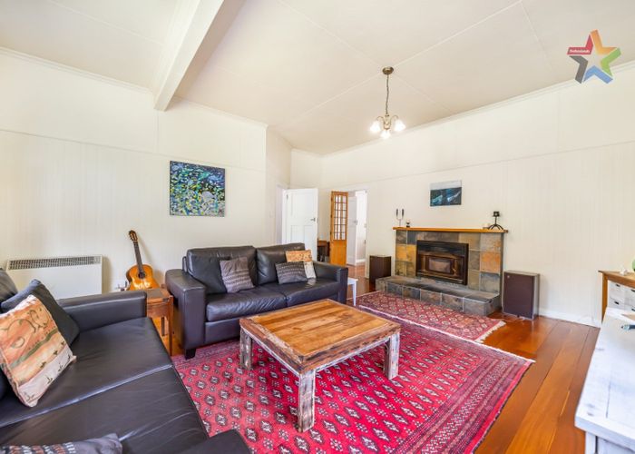  at 2 Puriri Street, Eastbourne, Lower Hutt
